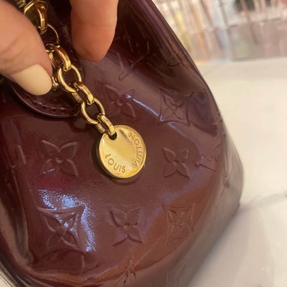 ****SOLD******Louis Vuitton Amarante Vernis Brea MM - Picture 6 of 7